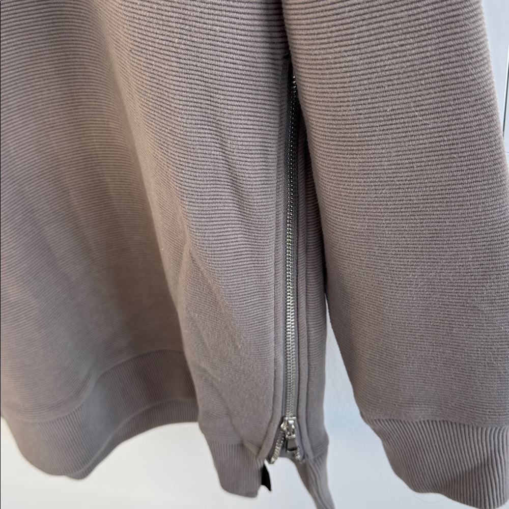 Varley Women’s Crewneck Sweater in Gray - Picture 4 of 4